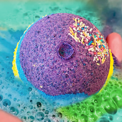 Bath bombs, Organic Natural Soaps, Natural. Lush. Kids Bath Bombs. Bath bombs for kids. Gift Ideas for Her, Gifts ideas for girls, Gifts for girls, natural products, home remedies, bath bombs,